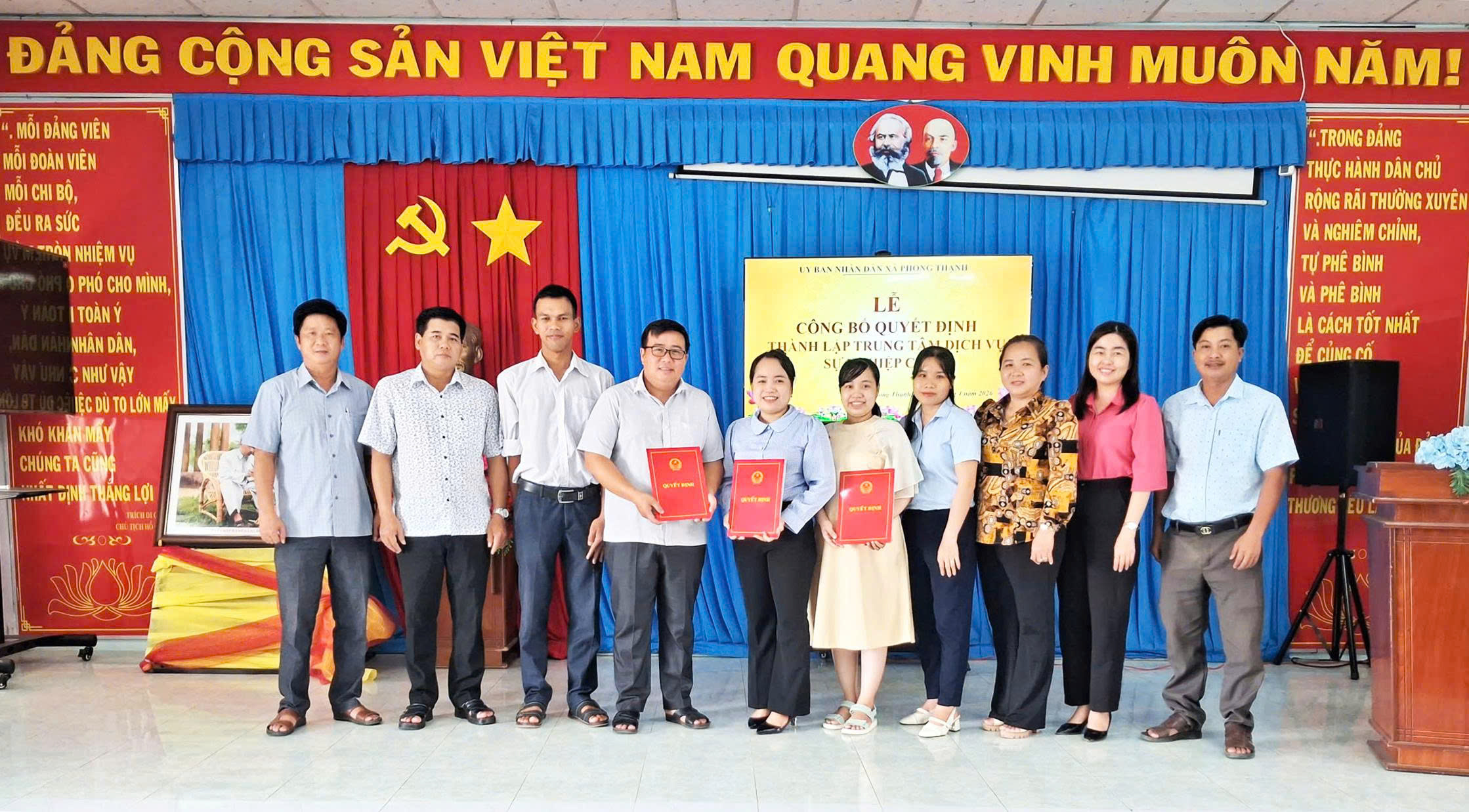 Xã Phong Thạnh công bố Quyết định thành lập Trung tâm Dịch vụ sự nghiệp công