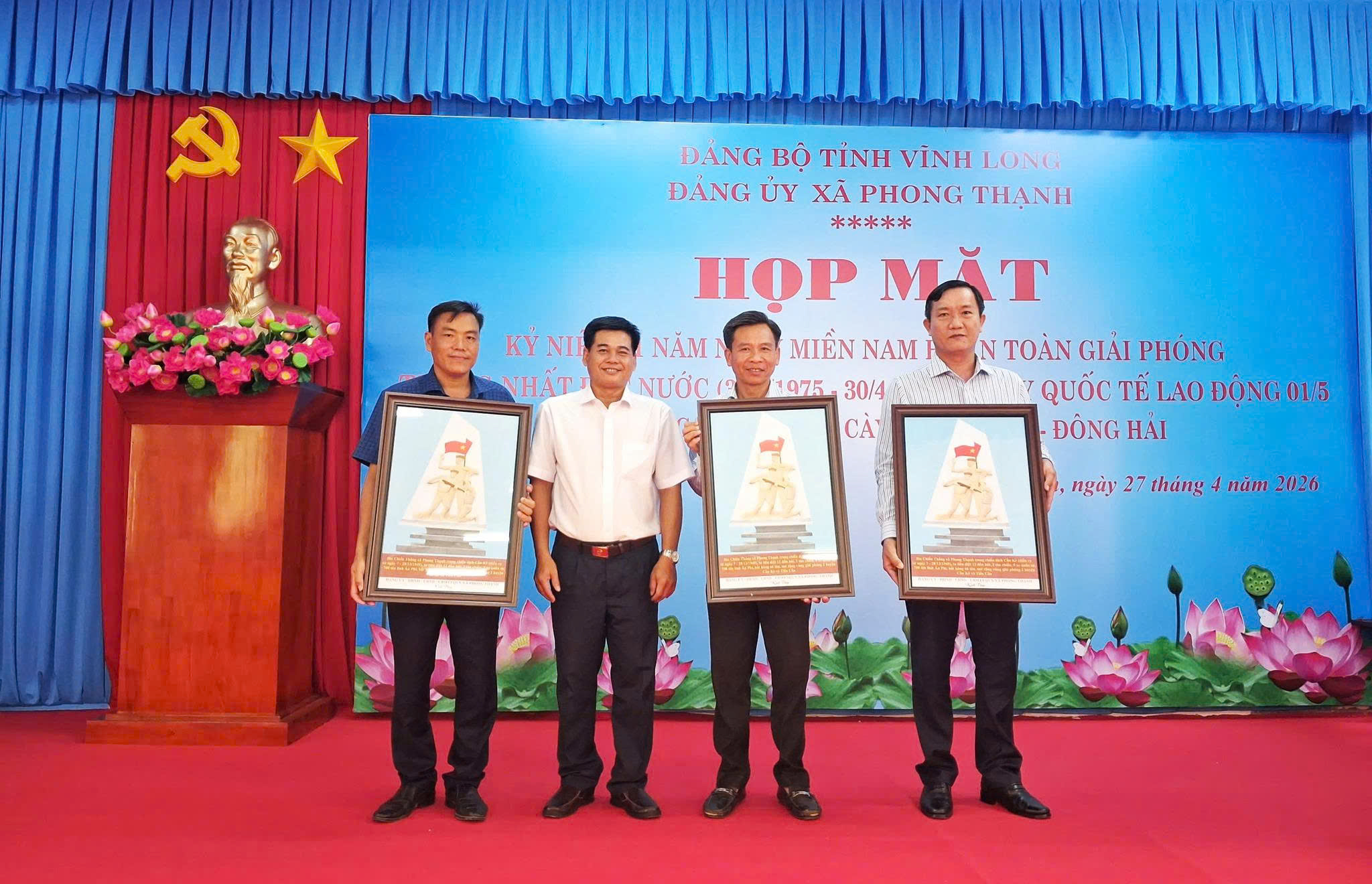 Phong Thạnh tổ chức họp mặt kỷ niệm 51 năm Ngày giải phóng miền Nam, thống nhất đất nước 30/4 và Quốc tế Lao động 1/5