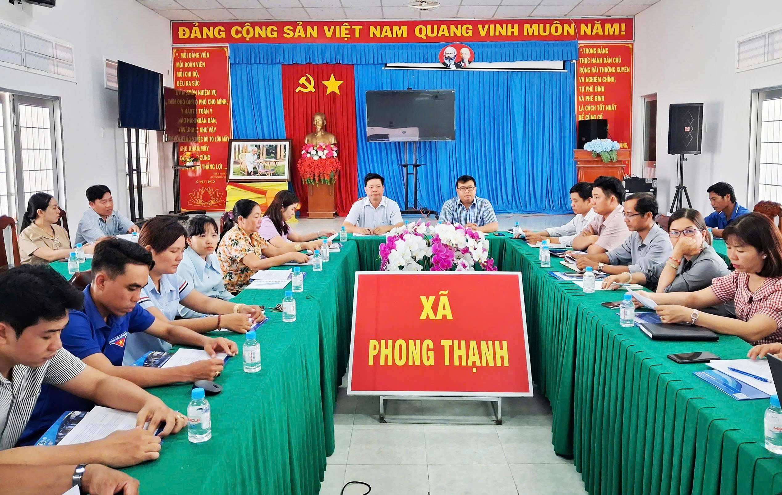 Phong Thạnh triển khai Bộ Giải pháp phục vụ chuyển đổi số tại UBND cấp xã