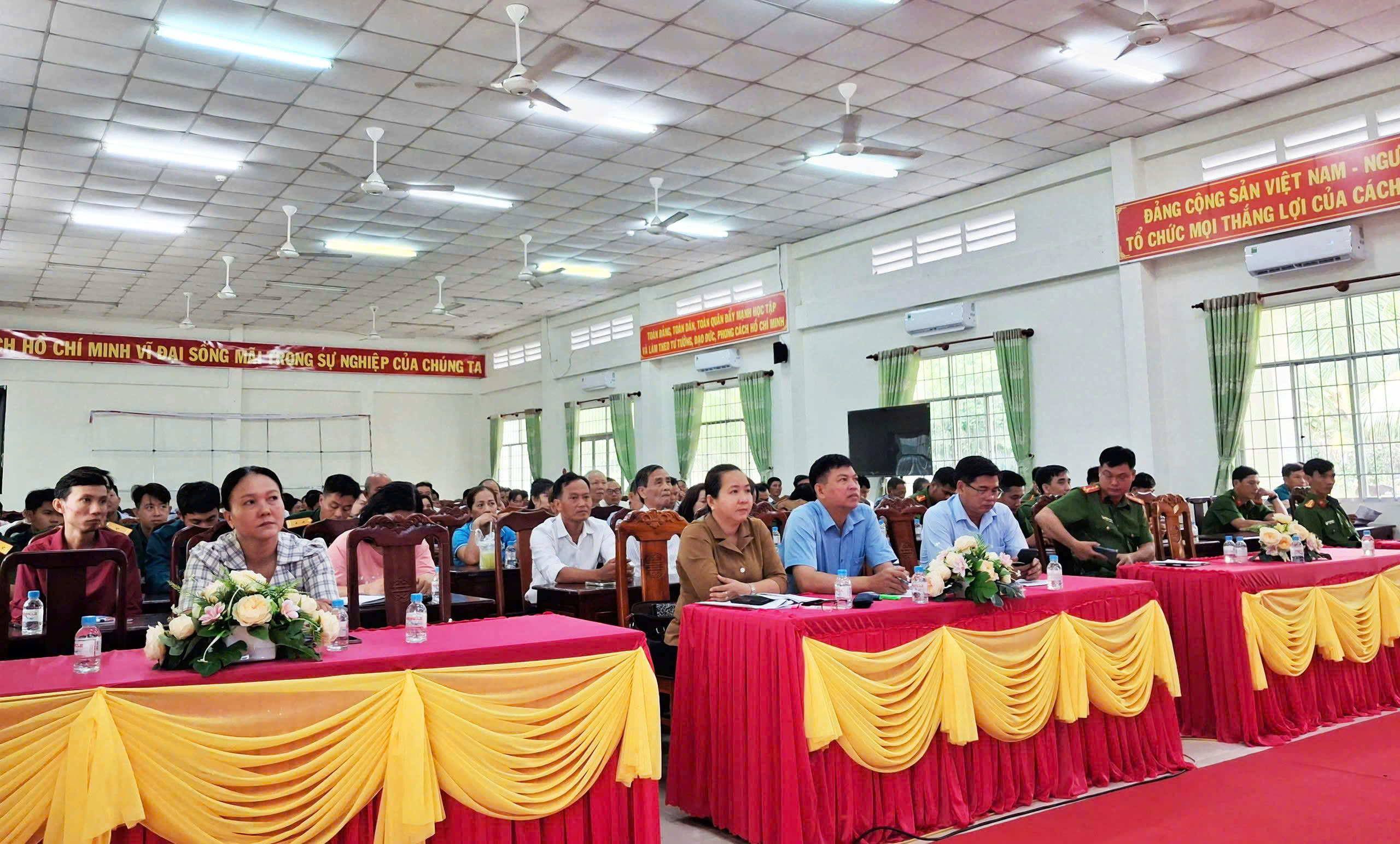 Đảng ủy xã Phong Thạnh tổ chức hội nghị quán triệt Nghị quyết Hội nghị lần thứ hai Ban chấp hành Trung ương Đảng khóa XIV